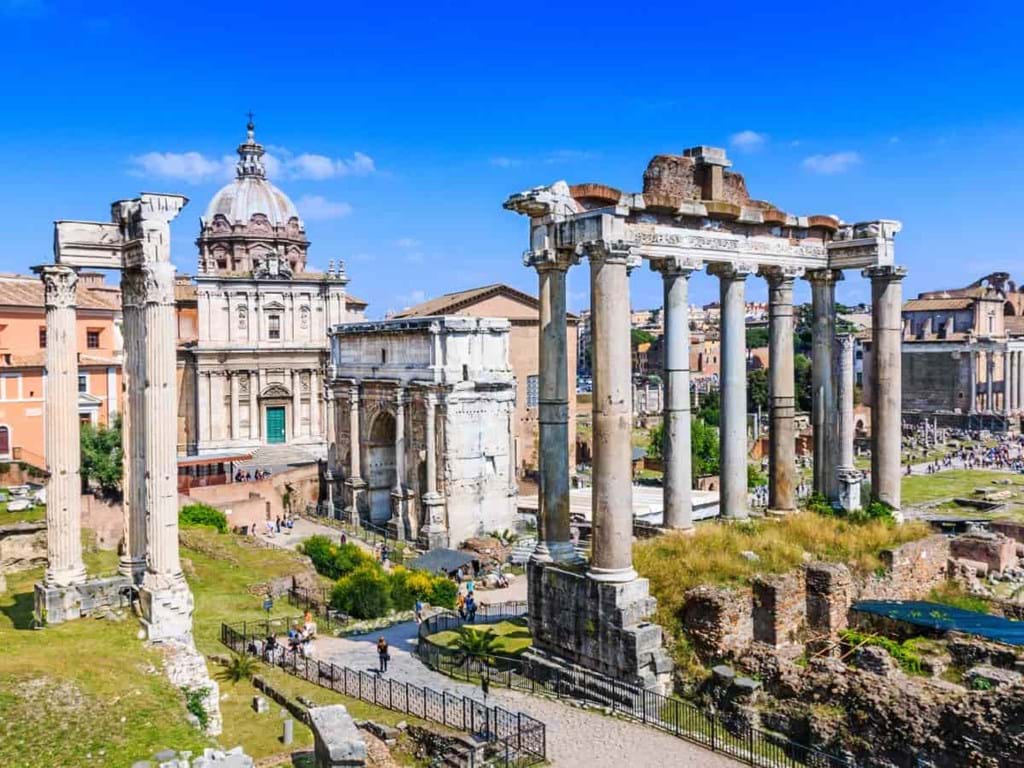 المنتدي الروماني روما من أهم 6 أماكن سياحيه في روما ومن أفضل الانشطه السياحيه في روما