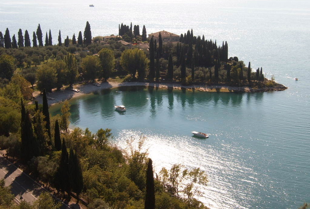 بحيرة غاردا من اجمل المناطق السياحية في ايطاليا