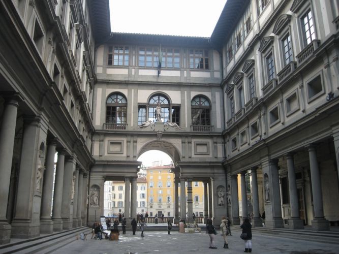 جاليريا أوفيزي من أبرز معالم ايطاليا السياحية في مدينة فلورنسا