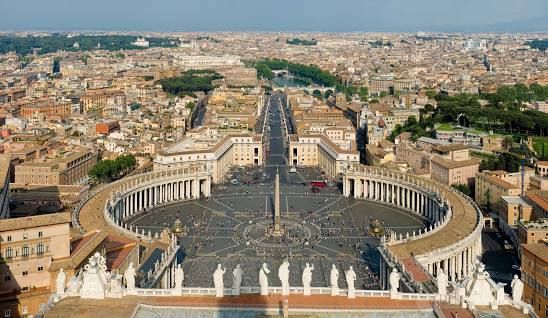 الفاتيكان في روما من أفضل المعالم السياحية في ايطاليا