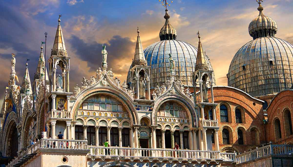 البندقية من افضل مدن ايطاليا ويوجد بها كاتدرائية سان ماركو الشهيرة